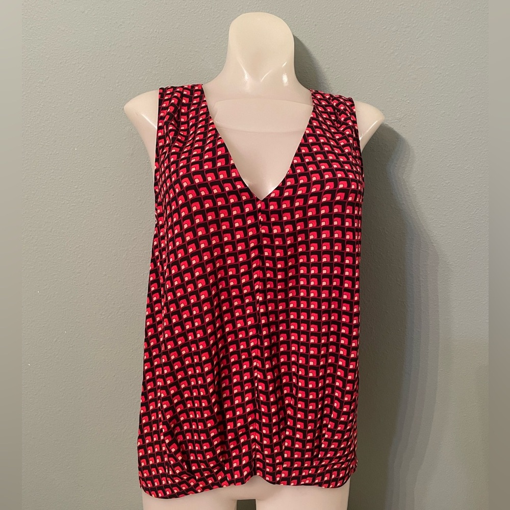 Chelsea28 Red Graphic V-Neck Tank Top